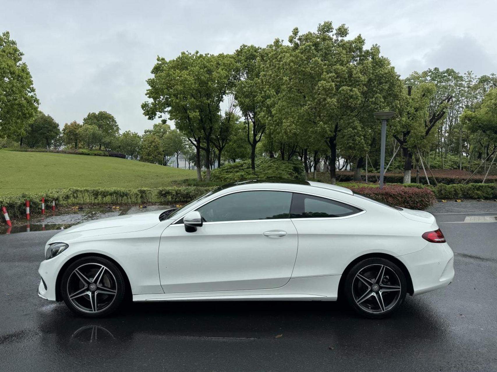 奔驰c200双门轿跑coupe 售价:14.