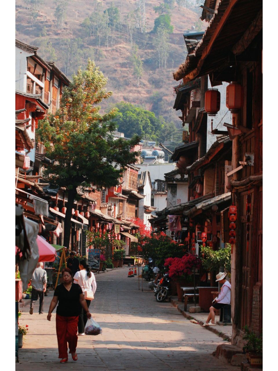 黑井古镇,位于云南省楚雄州禄丰县. "藏"在大山深处的"神秘小镇".