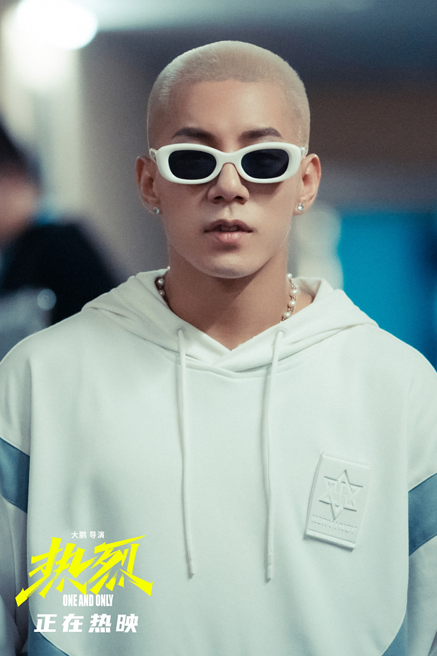 只要人中够嘶哈,就有机会获得凯文总签名海