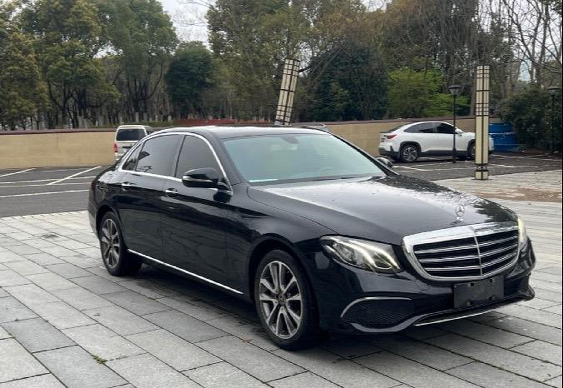 奔驰e300实表立标时尚版高配 售价:24.