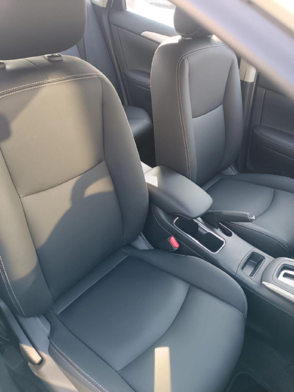 新款轩逸经典更换真皮座椅安装完成效果图