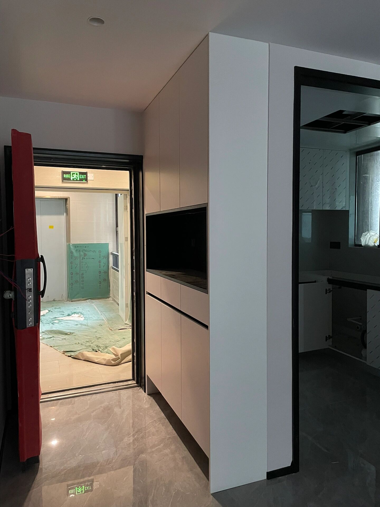 项目地点:当代华侨城东岸. 柜门:爱格w1000.