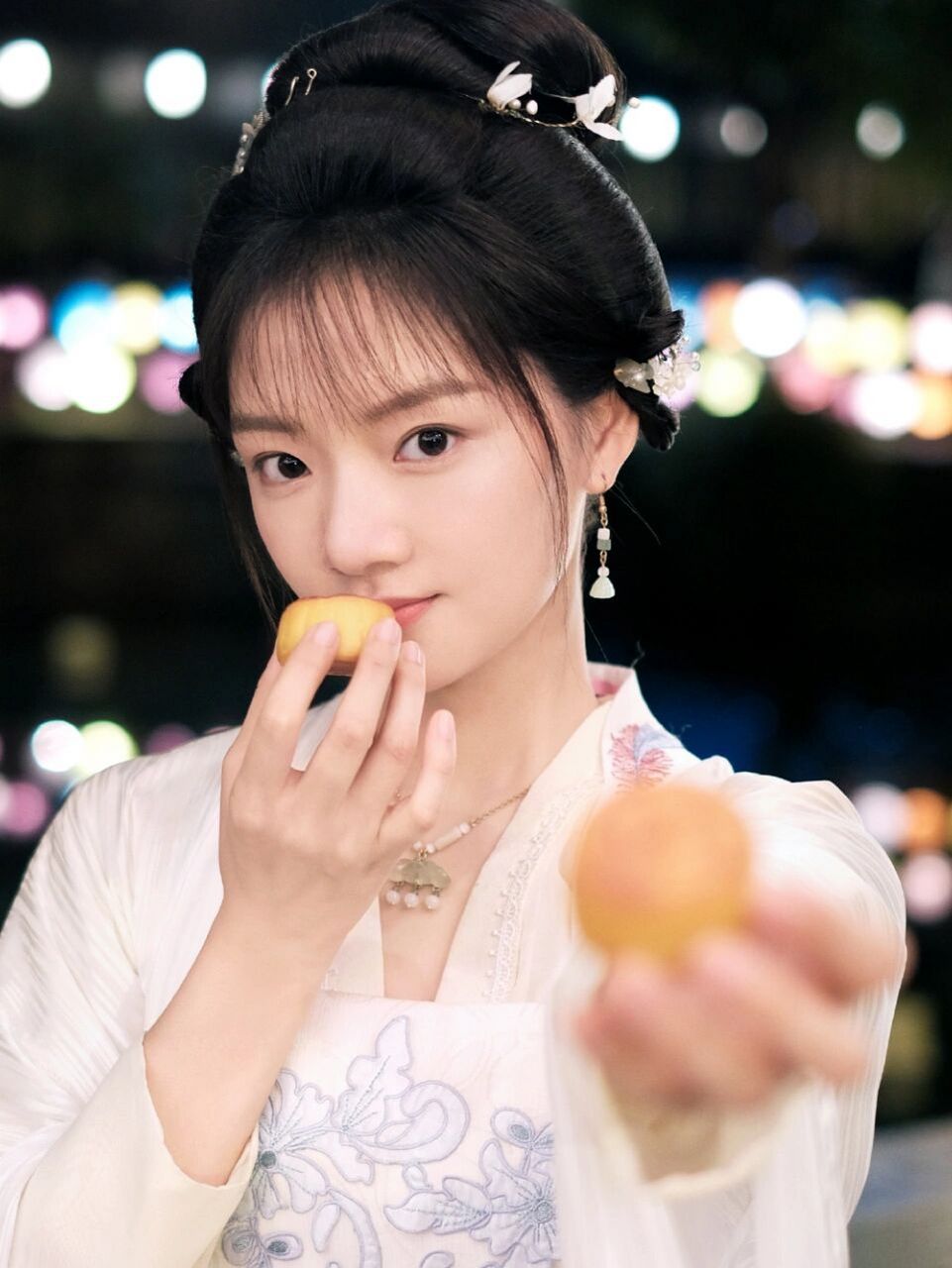 任敏 任敏中秋造型梦回徽柔"云"上相见,又见徽柔团圆时,月圆人满,一曲