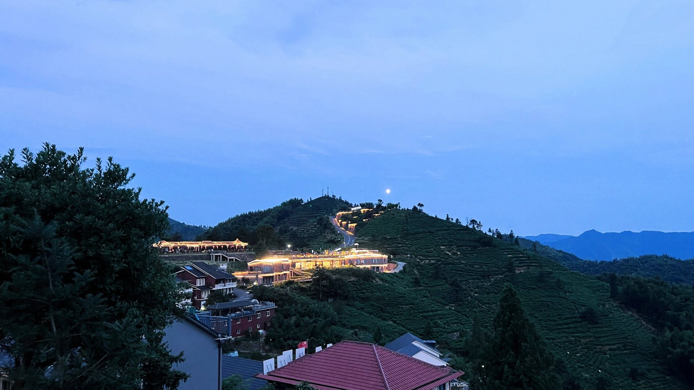 富阳安顶山露营看日出攻略 给94友们推荐一个网红看日出的小众露营