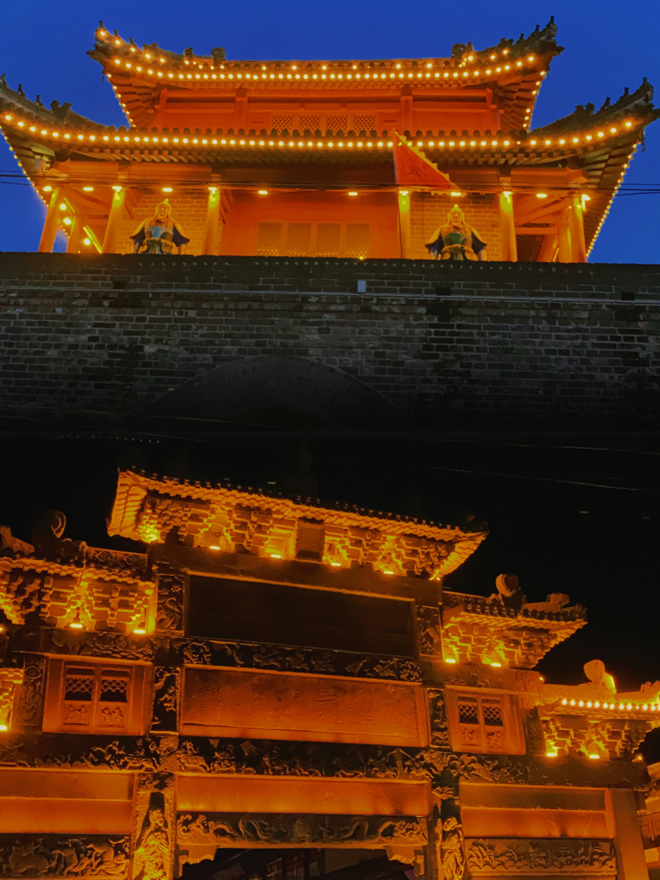 来到了兴城,总要去宁远明代古城看看夜景吧!