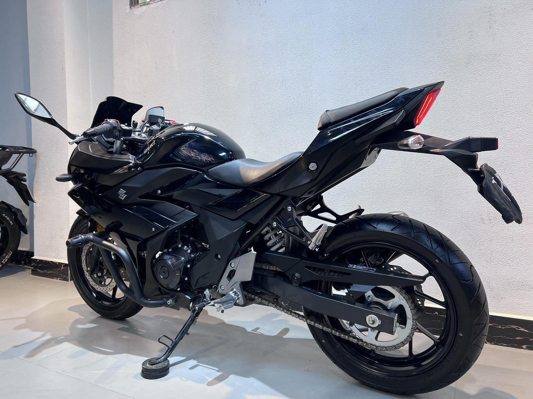 网红铃木gsx25002黑武士