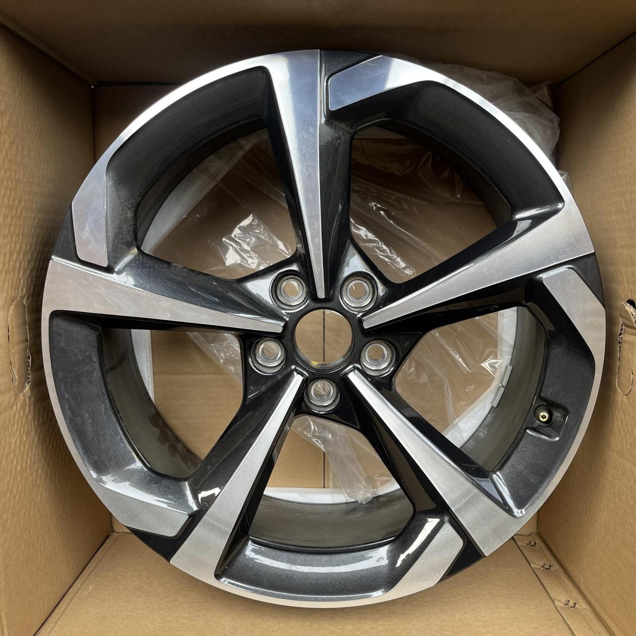 2024款奥迪q3(3000元四个轮毂)原装19寸轮毂时尚动感型原厂拆车刀锋