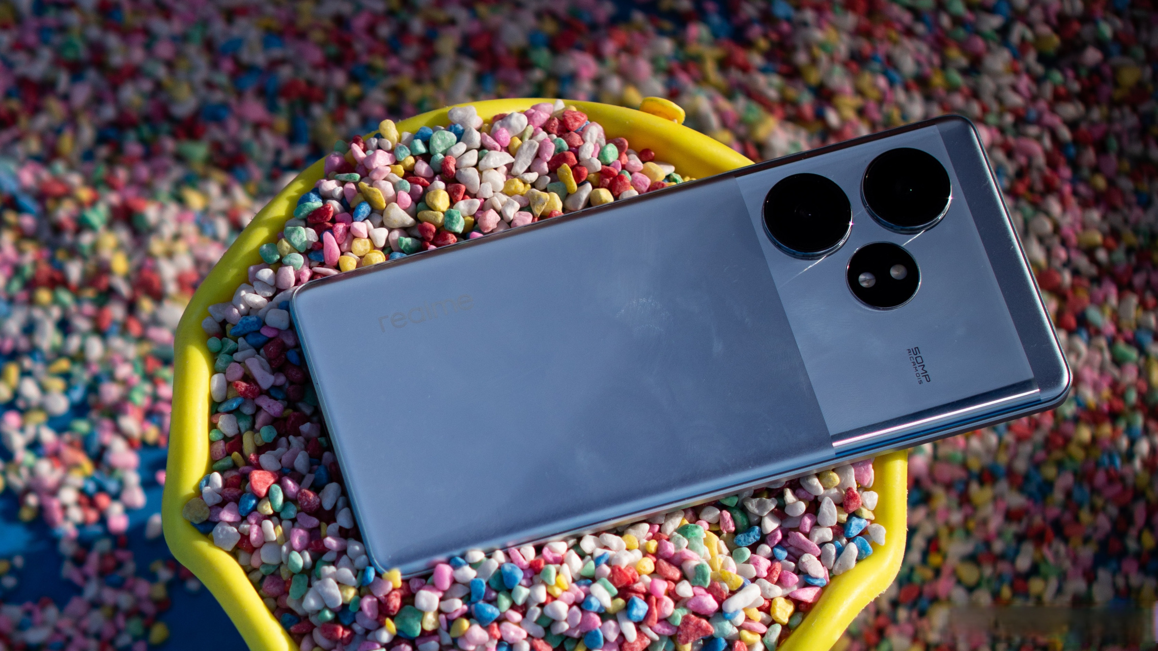 realme[超话] 真我gt neo6 se「流银骑士」的银色真的很帅,尤其是光哑