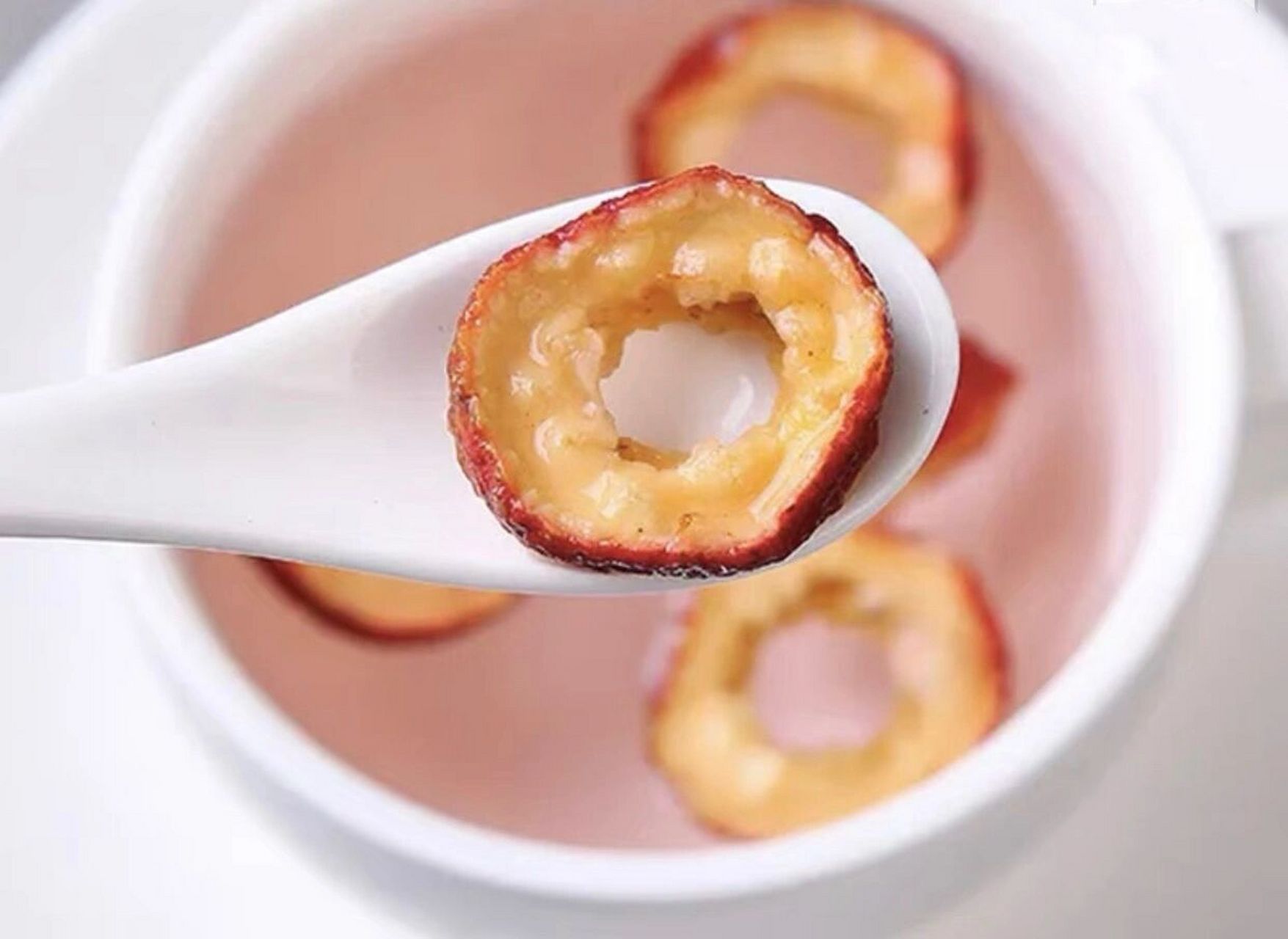 对于久坐不动的人来说,推荐吃些山楂食物.