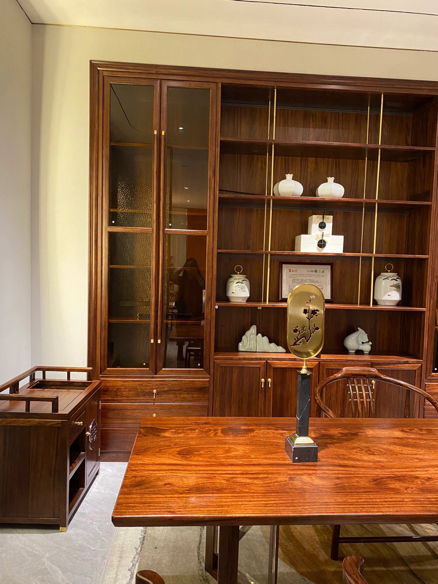 新中式乌金木书柜