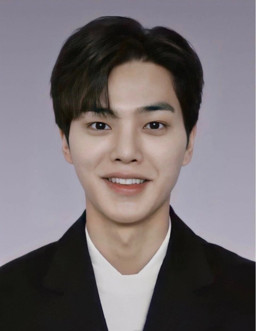 宋江 证件照 #宋江# #韩国演员宋江# 穿西装太帅了,打个领带就是暗览