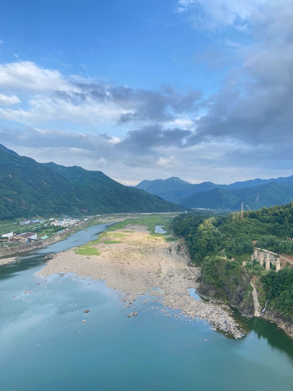 通化周边|云峰大坝【附集安一日游路线】 云峰大坝位干吉林省东南部