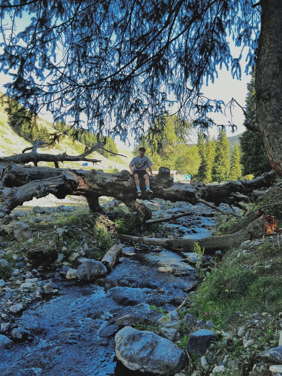 乌鲁木齐东白杨沟一日游 地点:乌鲁木齐东白杨沟景区 推荐指数:99