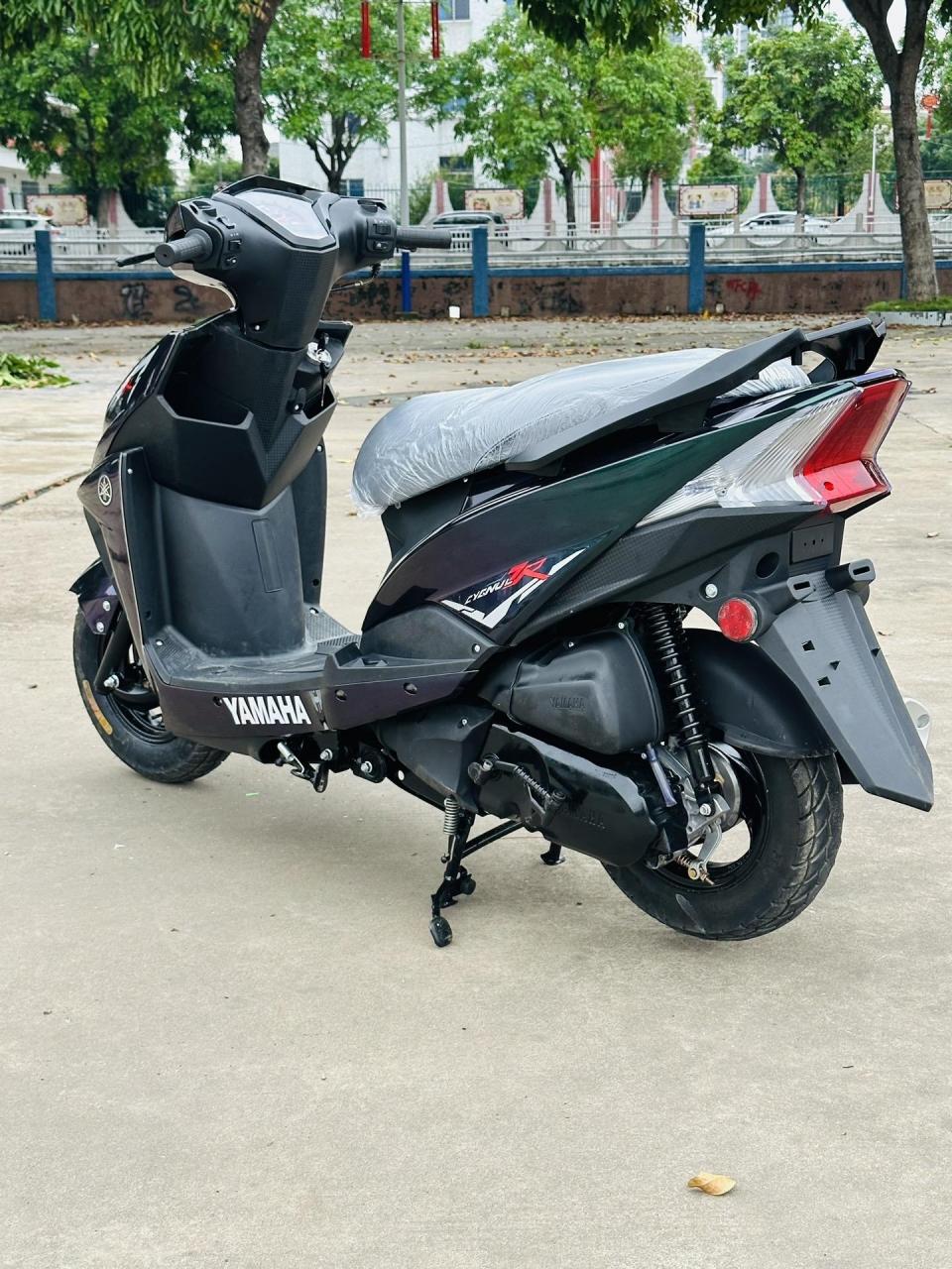 纯进口雅马哈尚领踏板车125  高配版98成新 发动机沉静有力 省油耐用