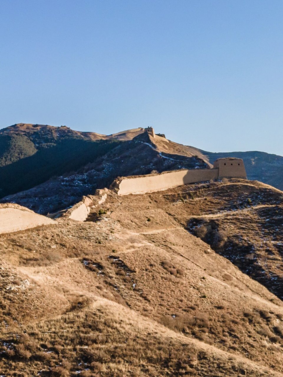 广武长城,爱你的荒凉与苍茫 广武长城,位于山西朔州市山阴县境内,全长