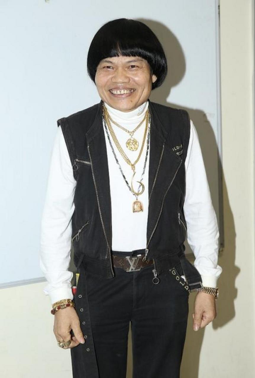 著名中国香港演员笑星,谐星叶竟生(八两金)先生,平易近人,关爱老师多