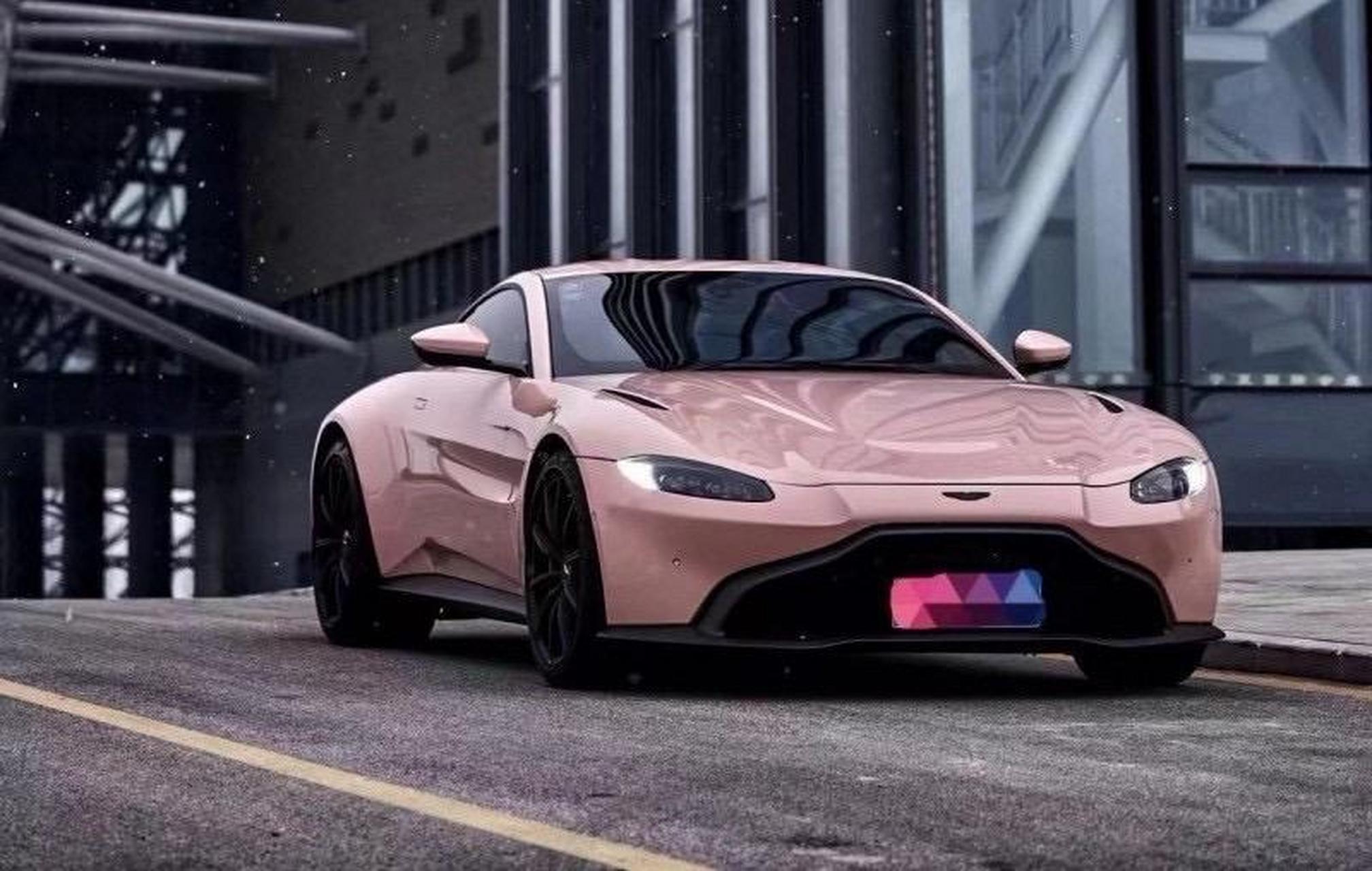 阿斯顿马丁 vantage coupe.