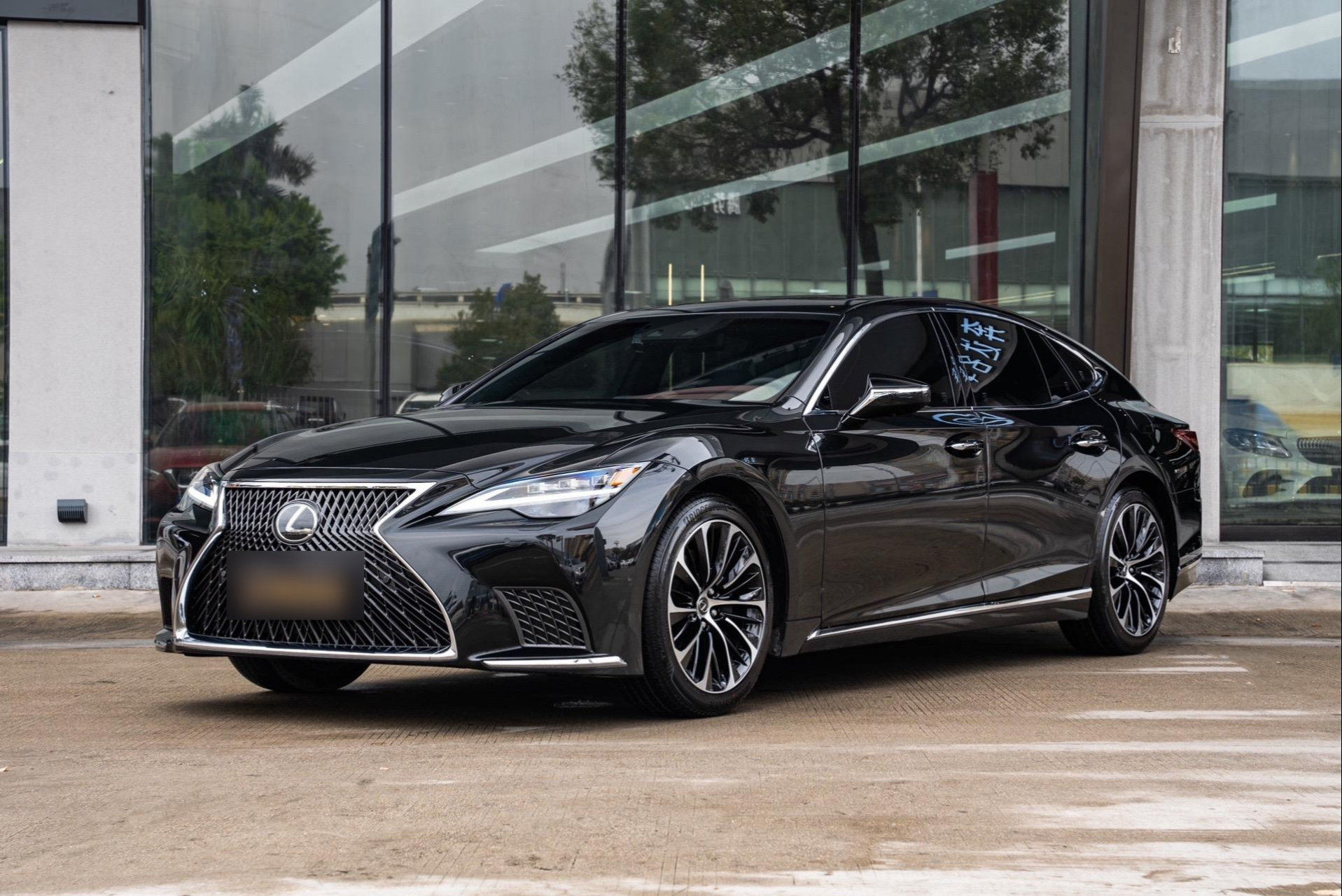 雷克萨斯ls500h行政版.