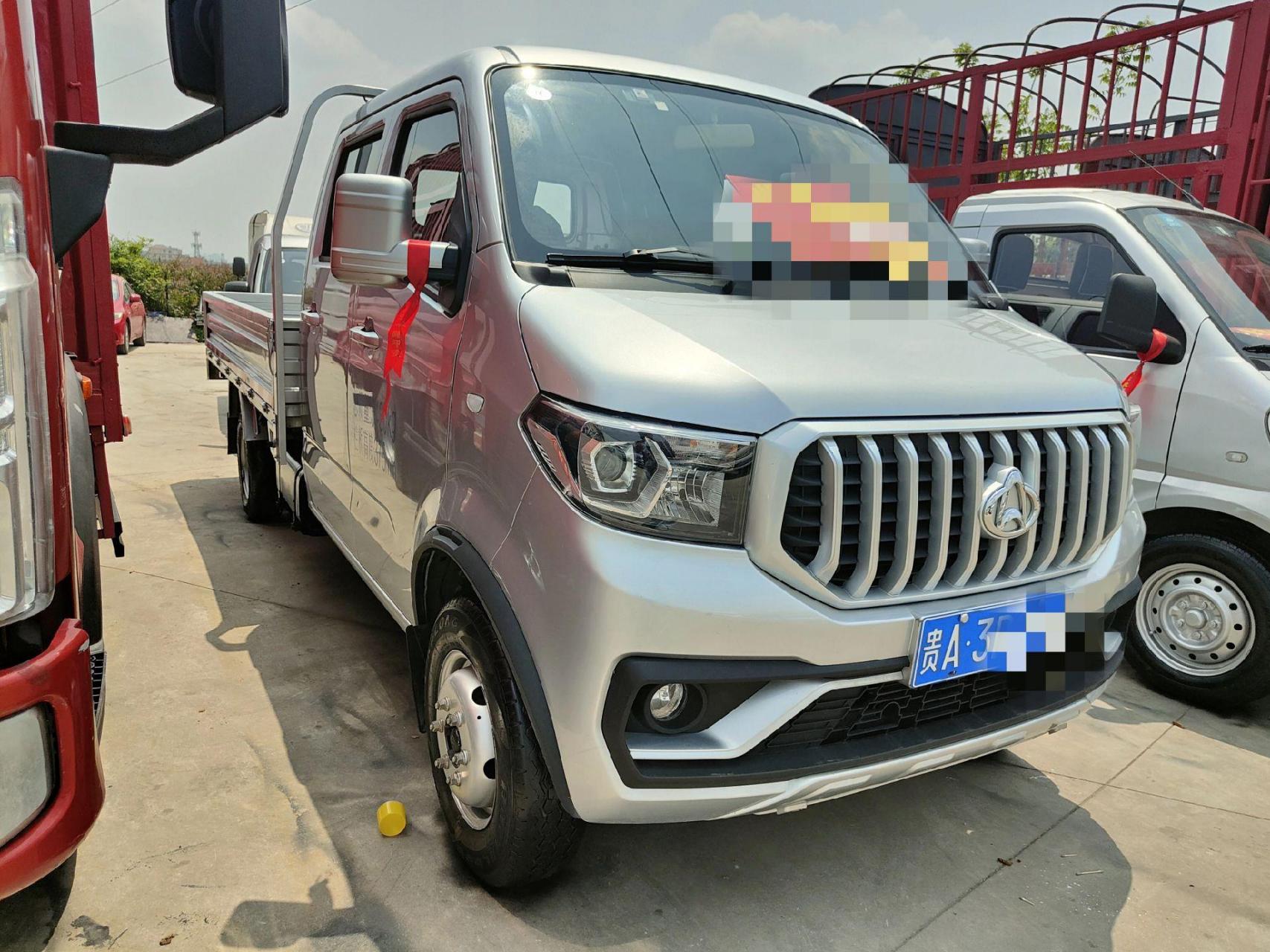 长安神奇t30   双排座平板,货相长3米,带空调配置该有都有