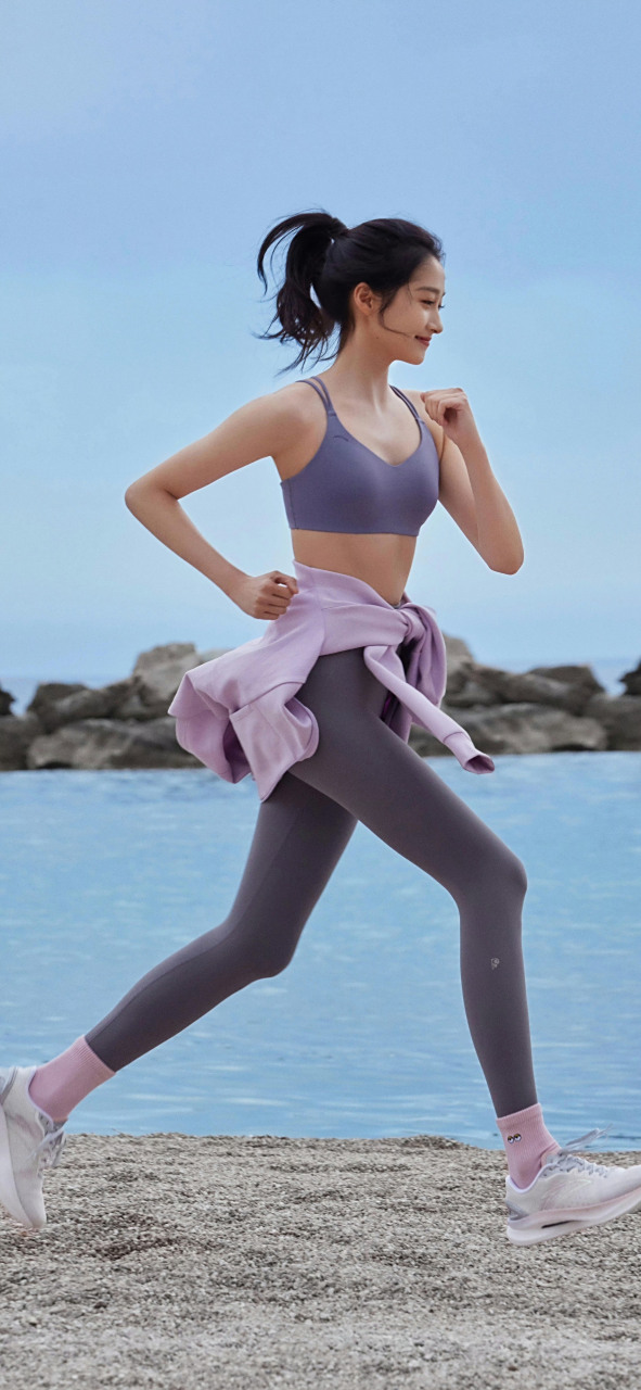 关晓彤海边跑步#壁纸9宫格,浪漫香芋紫90色的小姐姐,轻盈柔美,青春