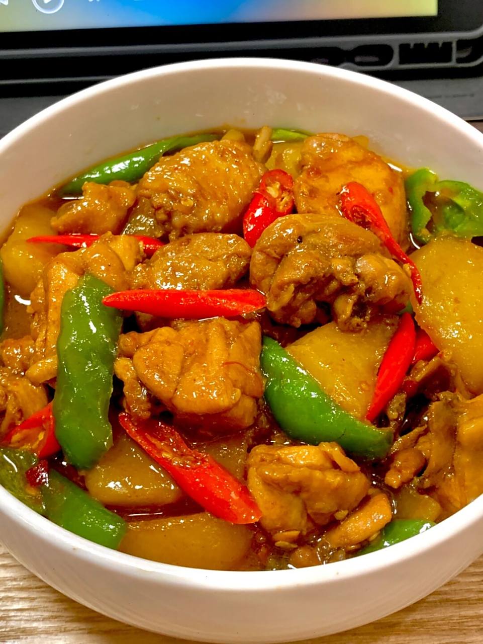 91【土豆焖鸡】 08酱料配方(半只鸡和一个土豆的量):两勺生抽,一