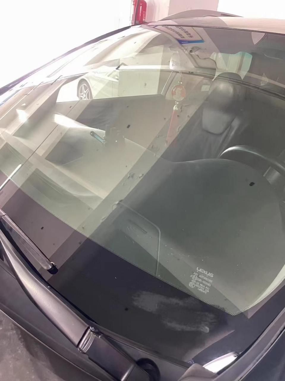 汽车玻璃 专业更换汽车玻璃贴膜 欢迎来电咨询:福耀玻璃