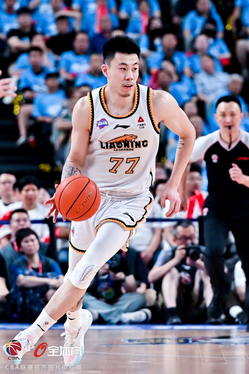 恭喜#辽宁男篮#队员张镇麟入选最新一期国家队集训名单#一路向征程