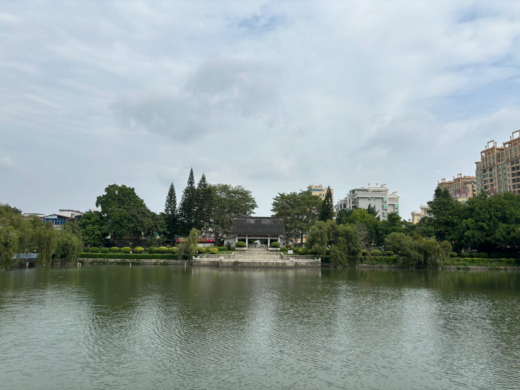 漳浦西湖公园南大门图片