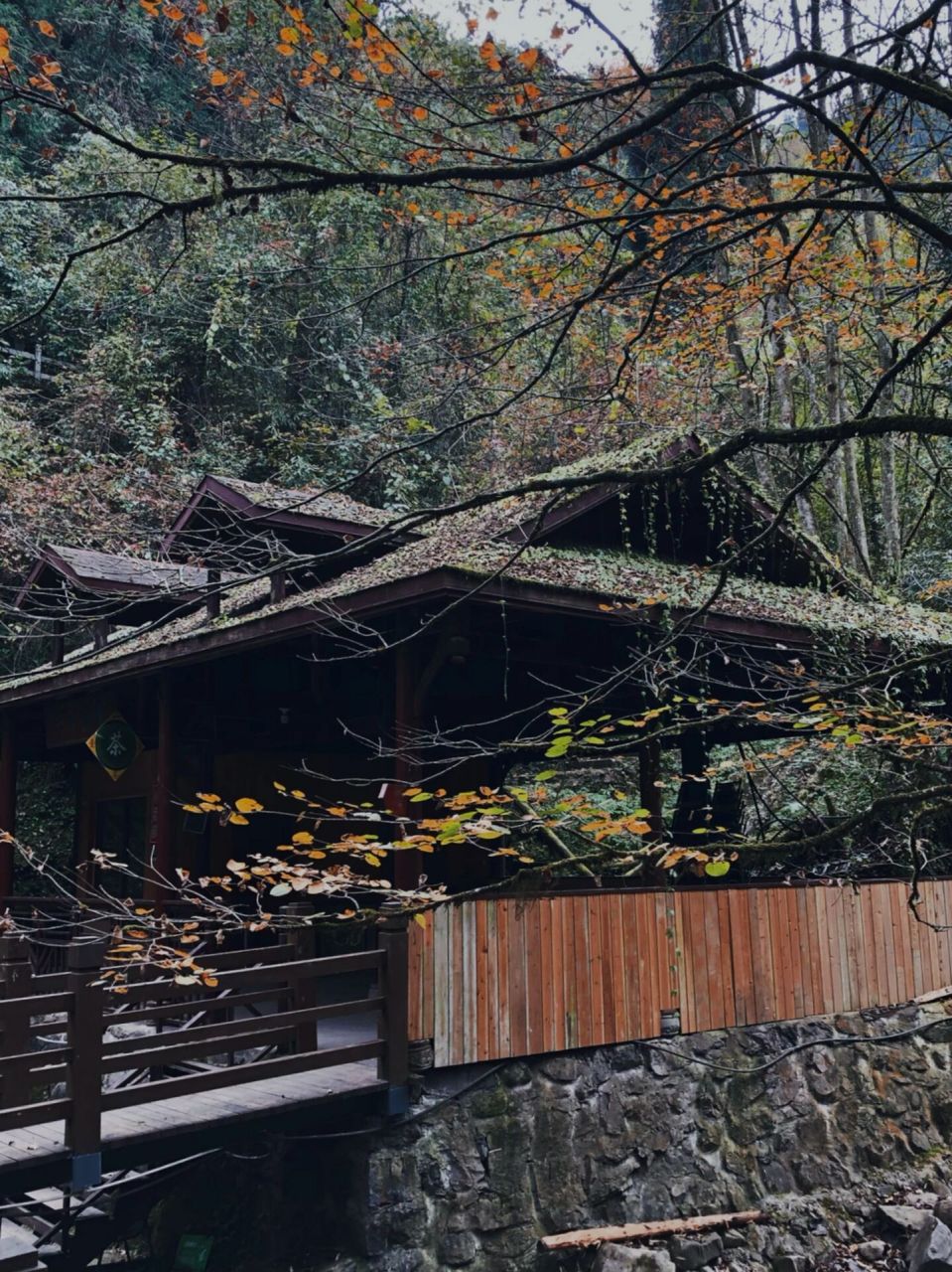 什邡神瀑沟淡季一日游 从德阳出发差不多两小时,在网上买了门票,国庆