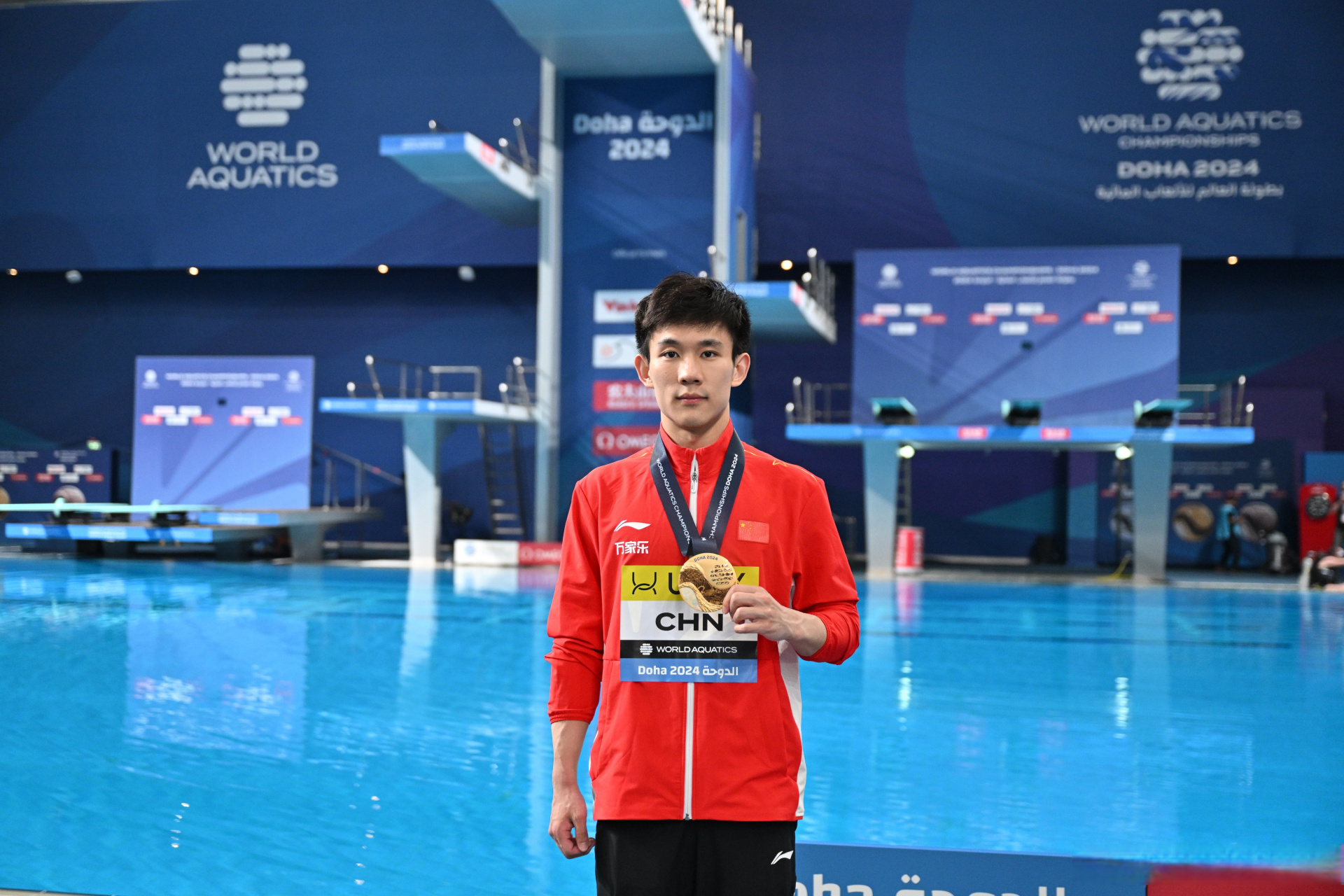 中国跳水队世锦赛9金收官#杨昊夺得男单10米台金牌,曹缘摘银