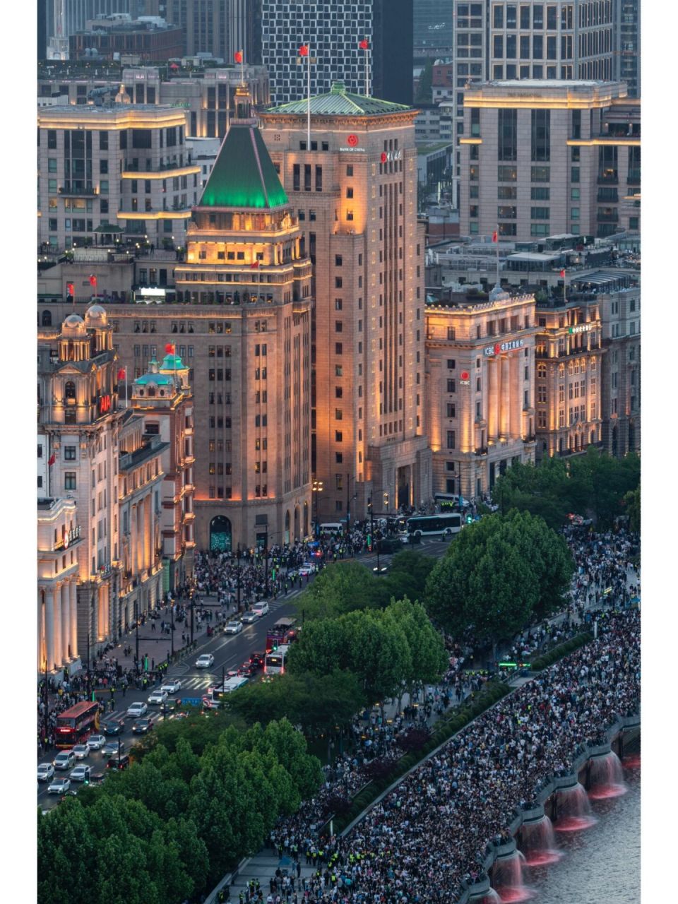 今日五一|上海外滩人流量实况直播18:30 我在楼顶为大家持续图片直播