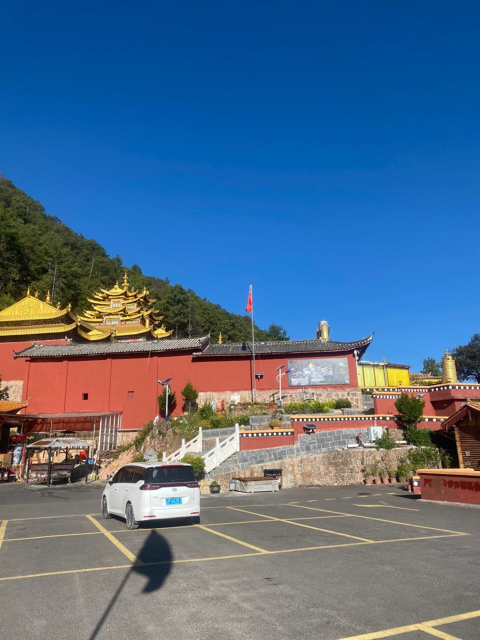 丽江自驾小众景点-文峰寺 文峰寺地处丽江玉龙县 景观:俯瞰丽江全景