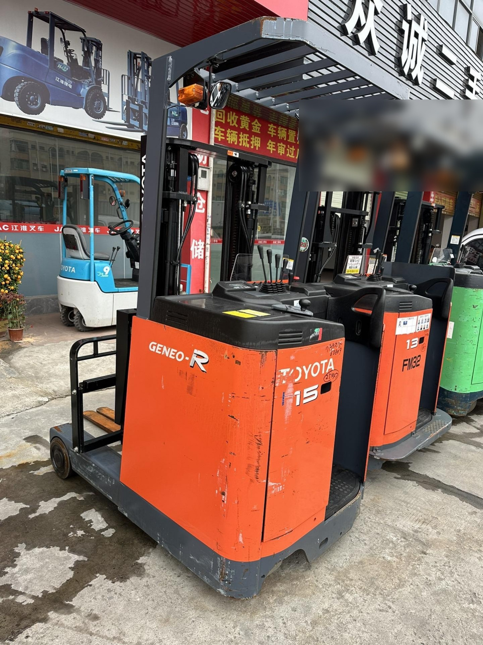 电动叉车.丰田前移式