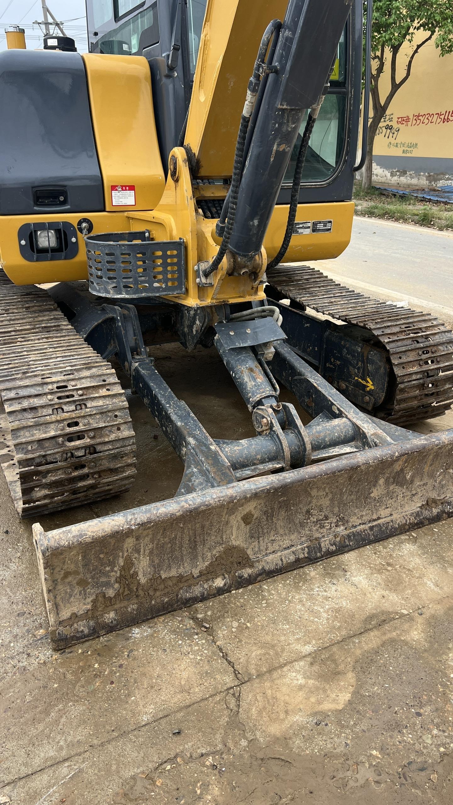 21年10月极品徐工60plus版本,电子旋钮,真车实表1200小时,车况免检