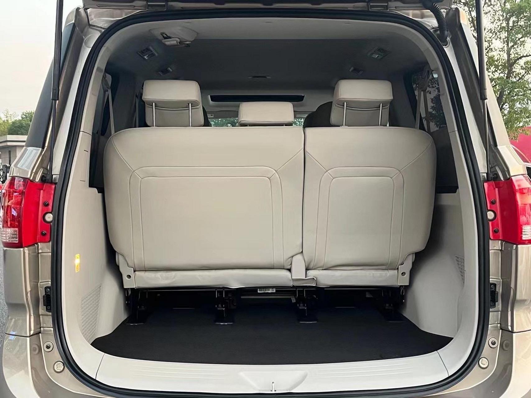 最新到店18年上汽大通g10 2.