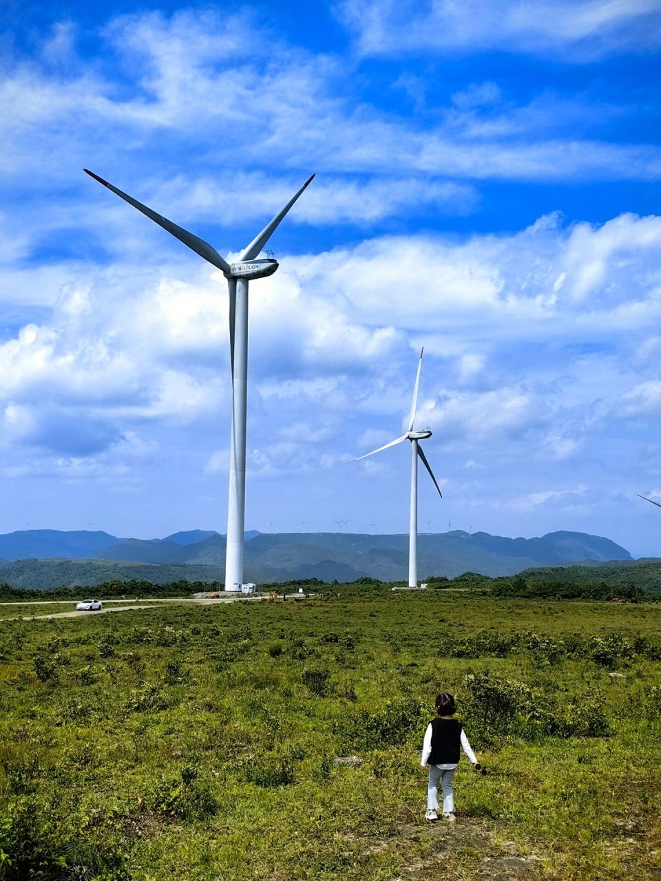 龙里大草原 从龙里县开车上去大概50分钟,门票29一人,里面比较多游玩
