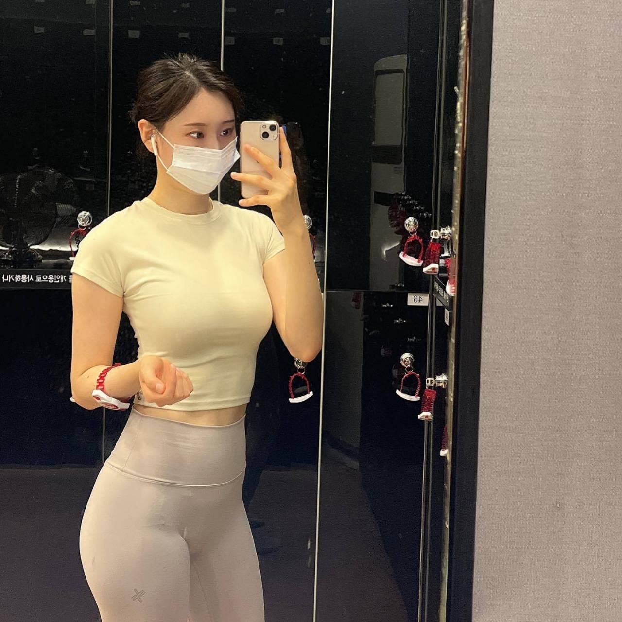 给你们看看我的小腹肌