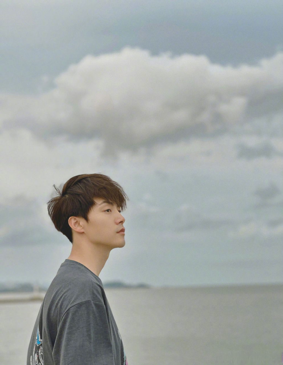 星尚人#@马天宇立夏海边随拍 @马天宇 的最新立夏随拍上线!