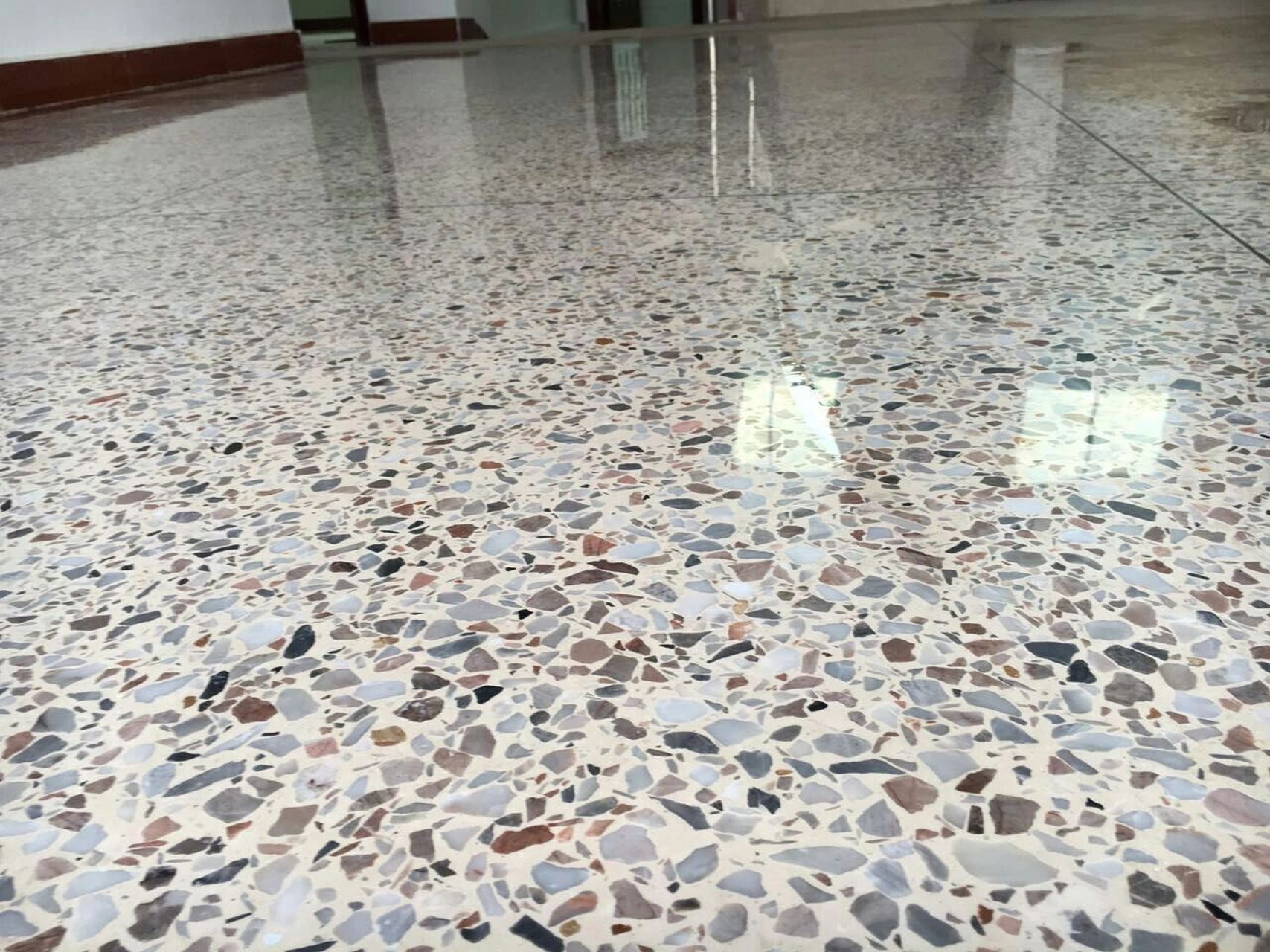 选水磨石还是瓷砖   农村自建房地板是选水磨石还是瓷砖,提点意见