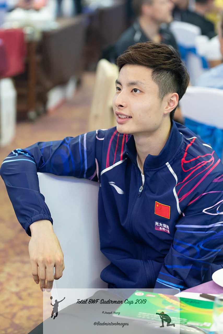 那就再来一张帅气石头  #石宇奇#  cr. joseph