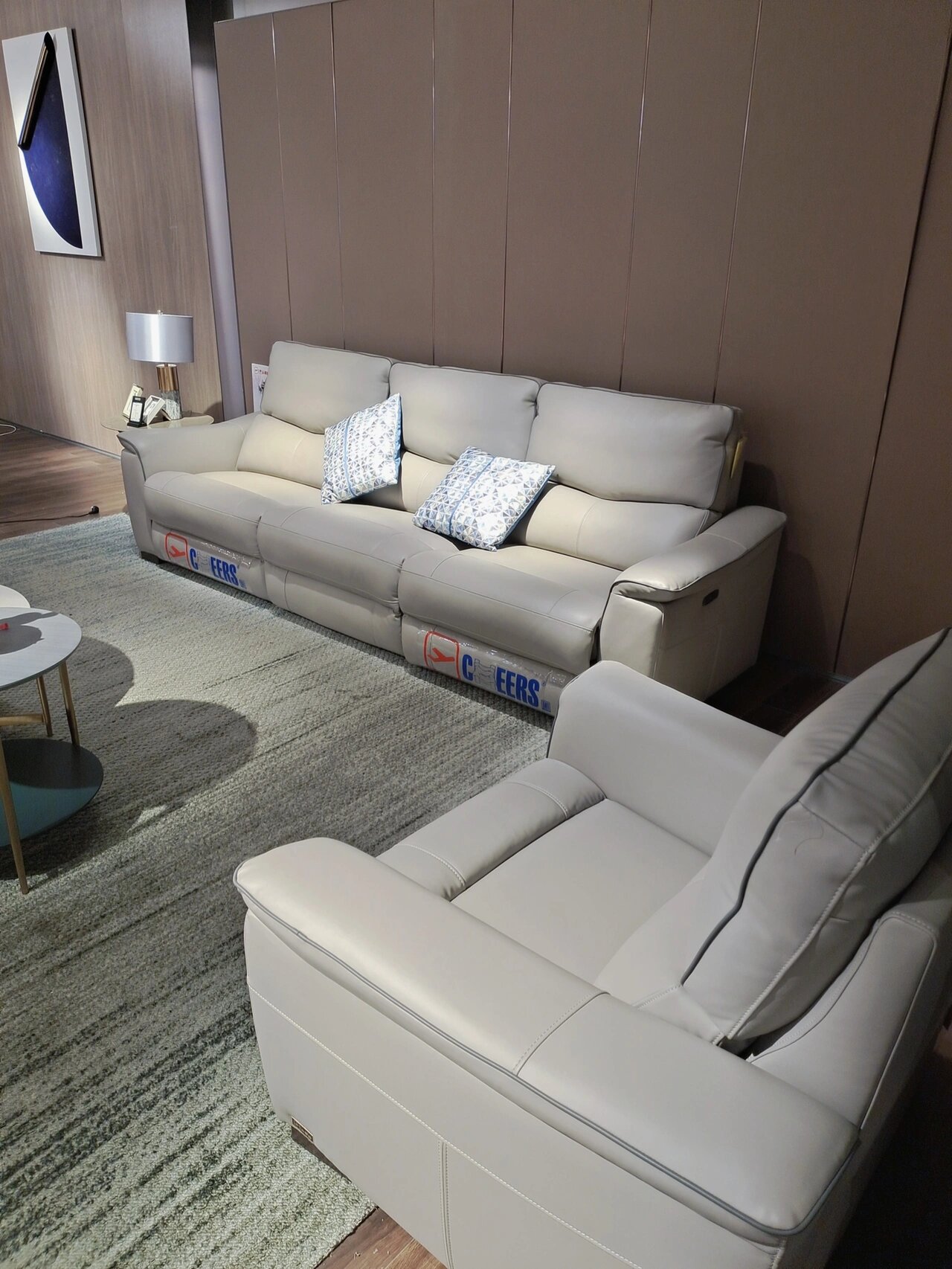 这才是奶杏色的沙发代表