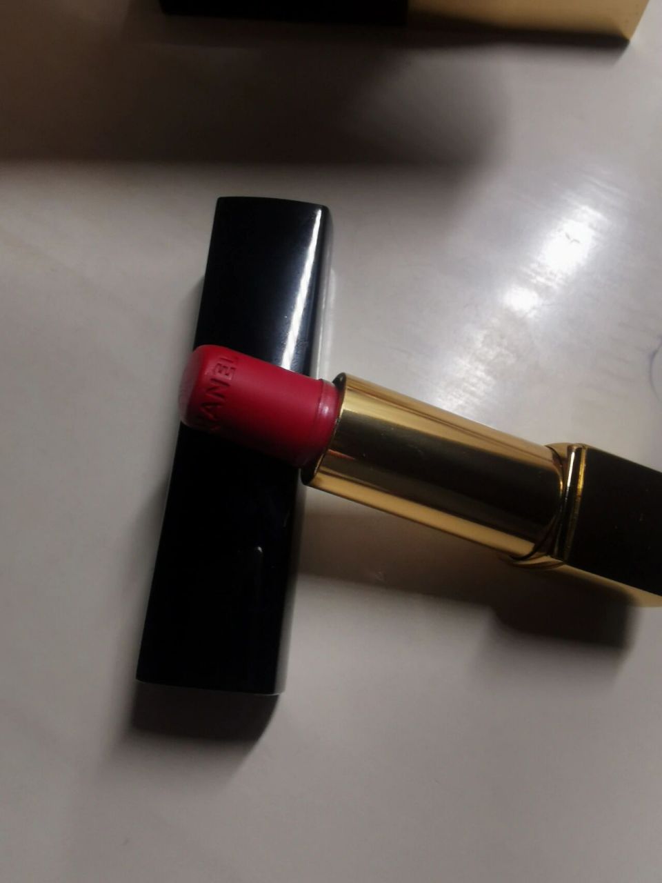 香奈儿狮子限定257号色 之前买了一只狮子257,还买了一只普通装的57.