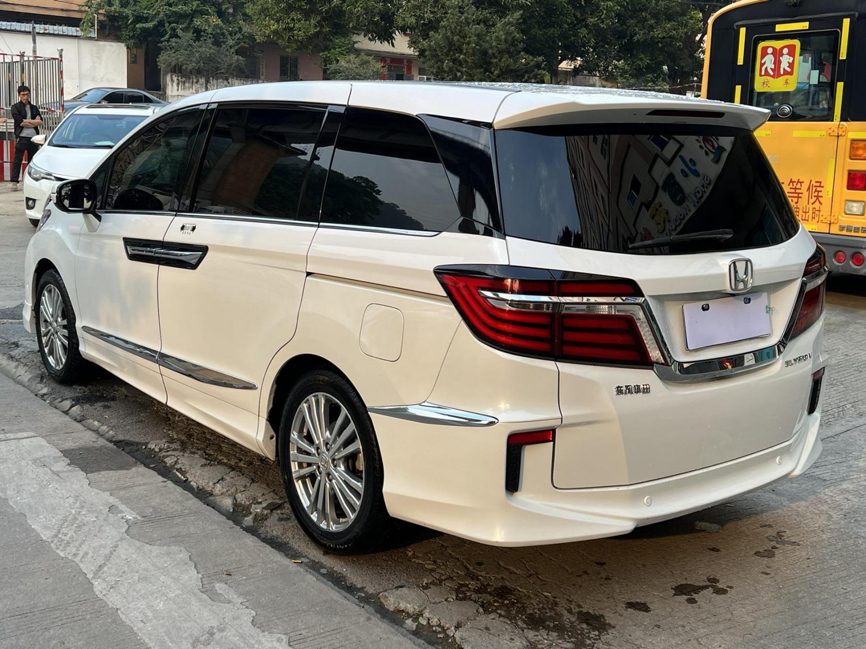 本田艾力绅2.4豪华版 7座mpv商务车 双天窗 双边电动拉门