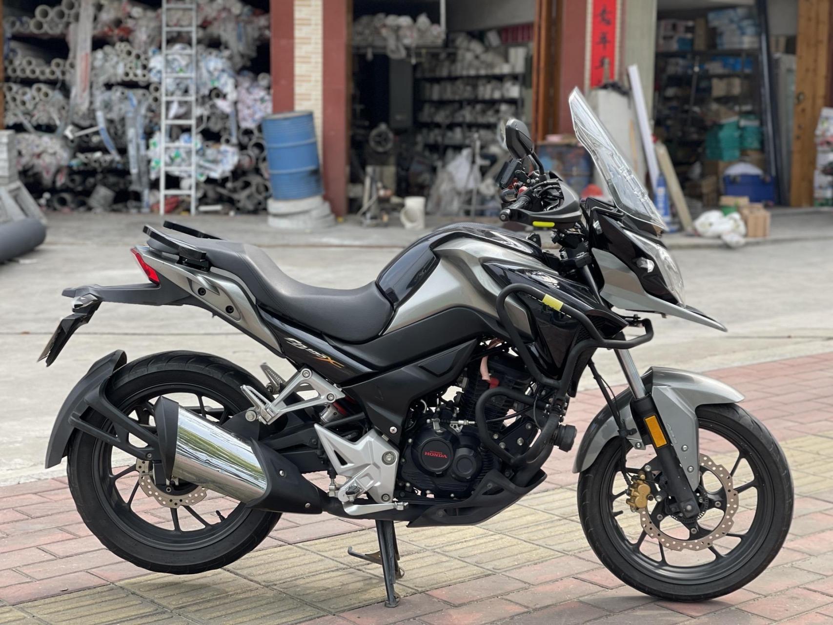 五羊本田cb190x猛鸷,加装护杠,射灯