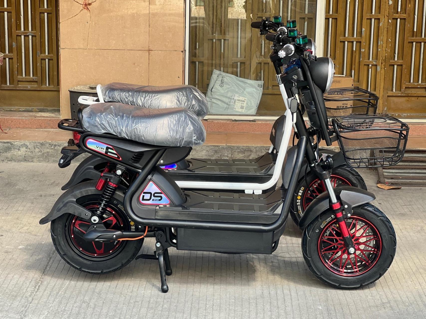 原装极酷高配电动车.