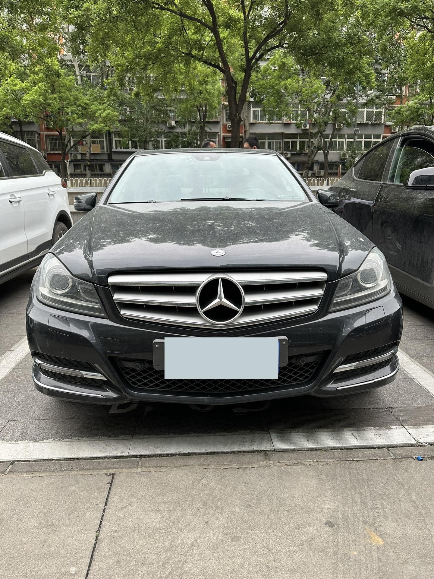 老款奔驰c保险盒位置与安装分享