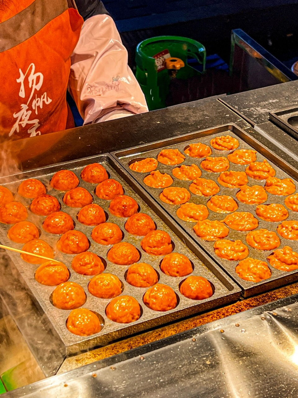 555扬帆夜市首家爆汁脆骨烧好好吃!丸子又脆又q弹!