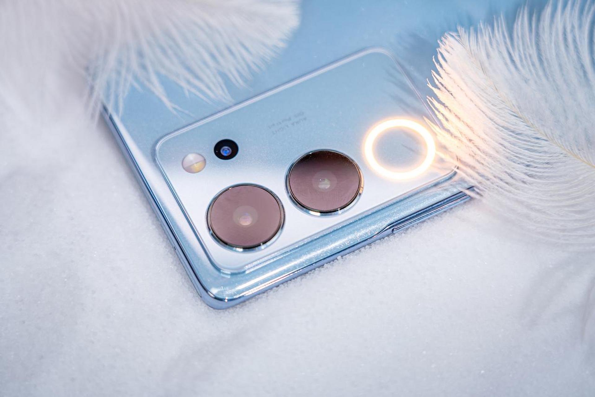 来一波vivo s17 pro山海青的图赏,特别有国风味道,扑面而来的东方美感