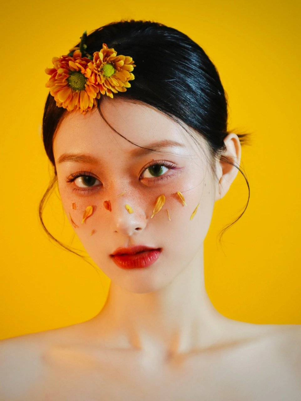 92橘色调 花瓣 =日杂风创意妆面                	 妆造