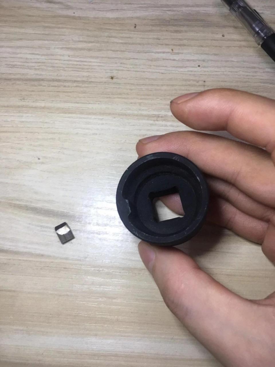 路虎防盗螺丝套筒  四齿型通用套筒. 不用担心轮胎拆不下来了